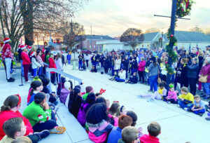 Cultura Garden Club prepares for program in downtown Russellville